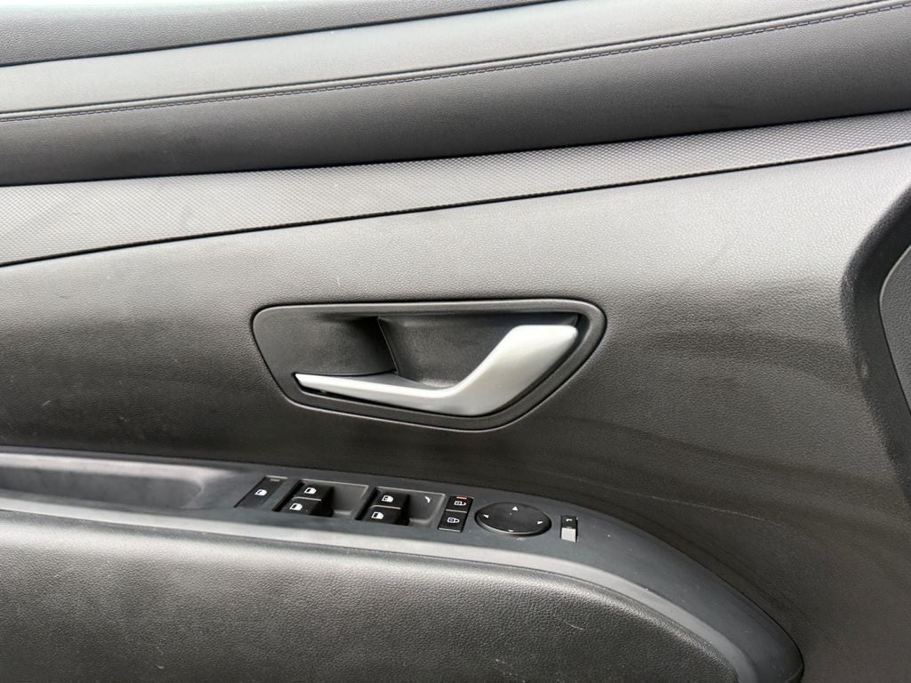 2025 Hyundai Santa Cruz SE - Photo 18
