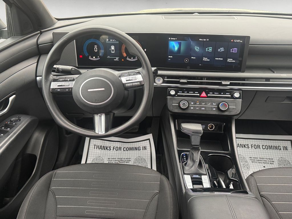 2025 Hyundai Santa Cruz SE - Photo 12