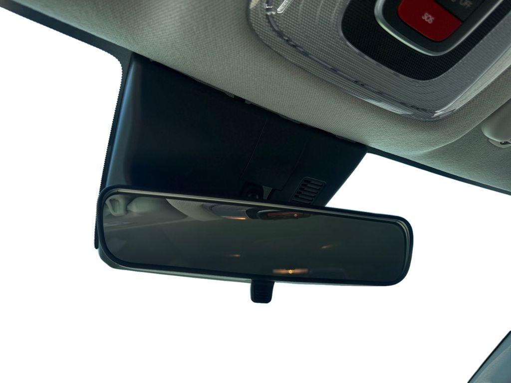 2025 Hyundai Kona SEL - Photo 19