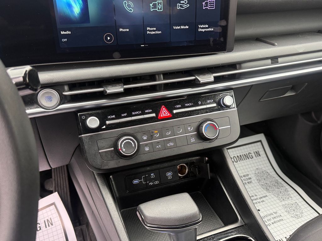 2025 Hyundai Santa Cruz SE - Photo 23
