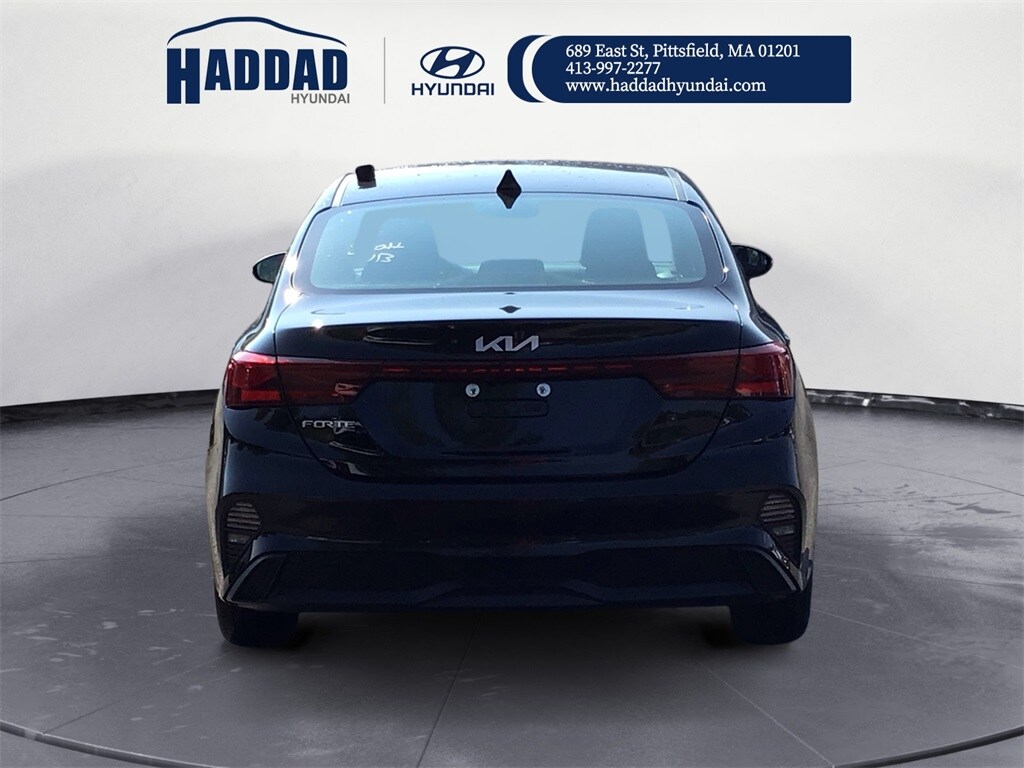 2022 Kia Forte LXS photo 2