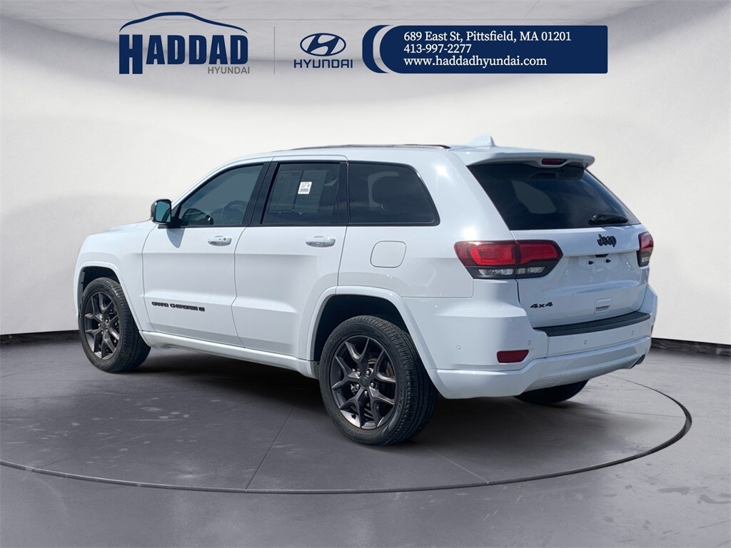 2021 Jeep Grand Cherokee Anniversary Edition photo 3