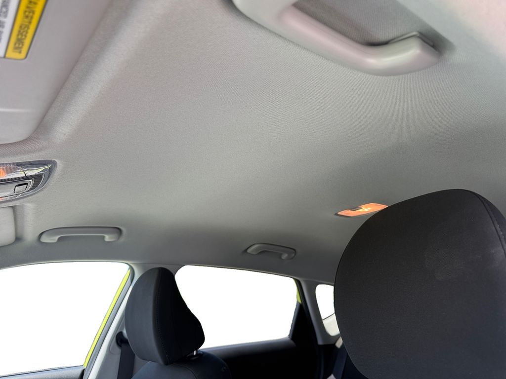 2025 Hyundai Kona SEL - Photo 18