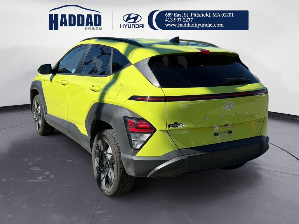 2024 Hyundai Kona SEL photo 2