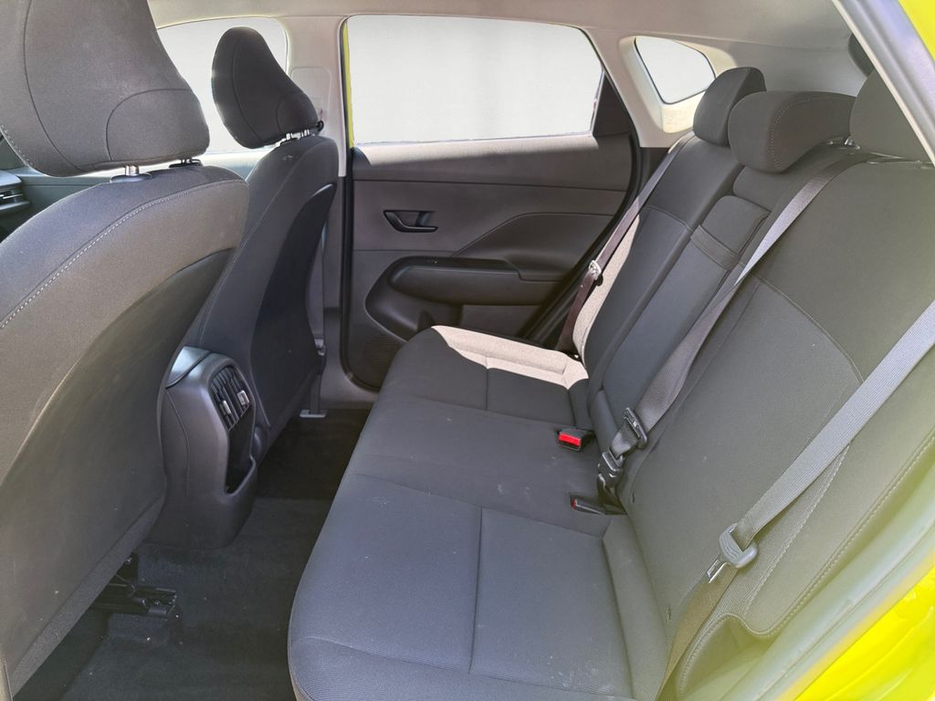 2025 Hyundai Kona SEL - Photo 14