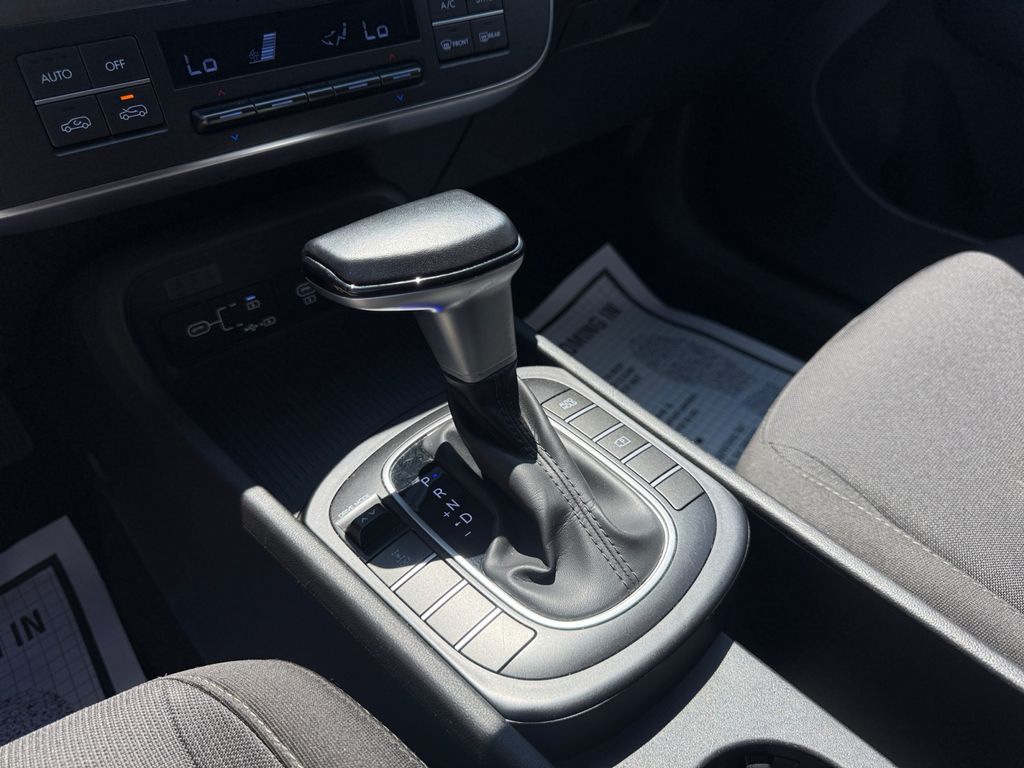 2025 Hyundai Kona SEL - Photo 21
