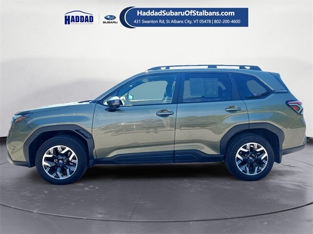 2025 Subaru Forester Premium photo 2
