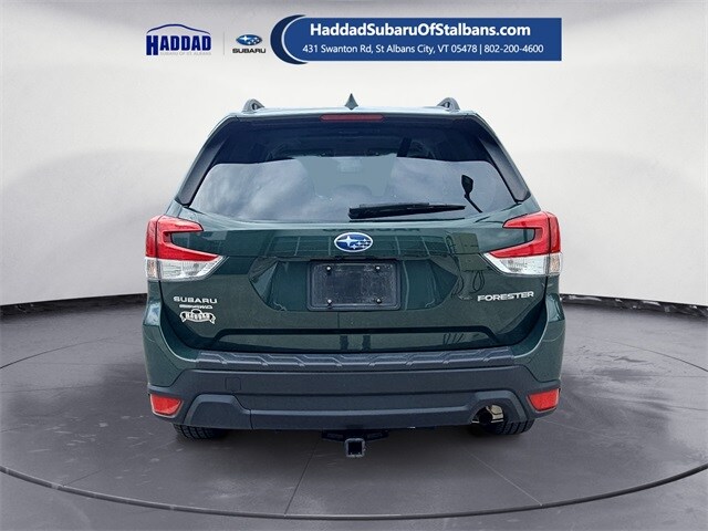 2023 Subaru Forester Premium photo 3
