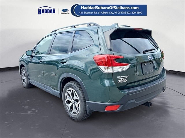 2023 Subaru Forester Premium photo 2