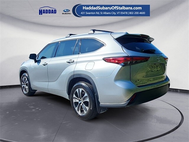 2022 Toyota Highlander XLE photo 3