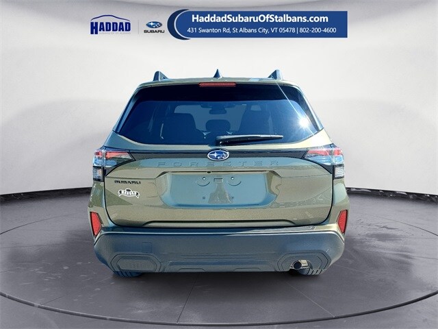 2025 Subaru Forester Premium photo 4