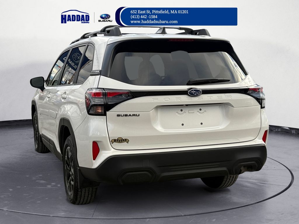 2025 Subaru Forester Premium photo 2