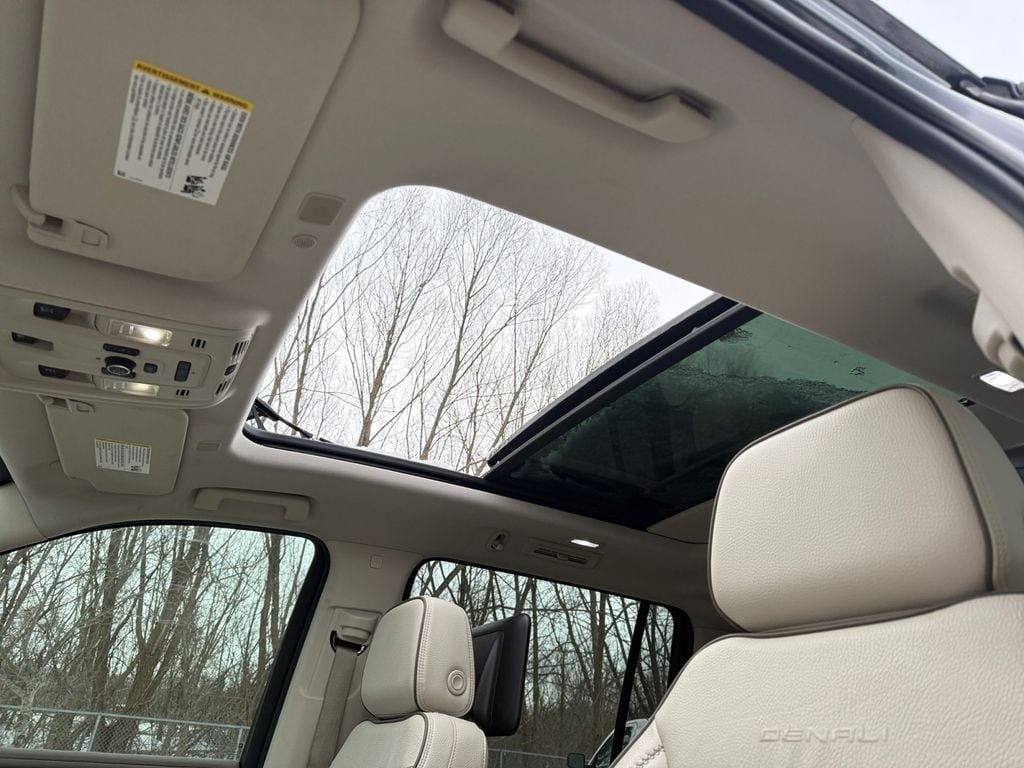 2021 GMC Yukon XL Denali - Photo 17