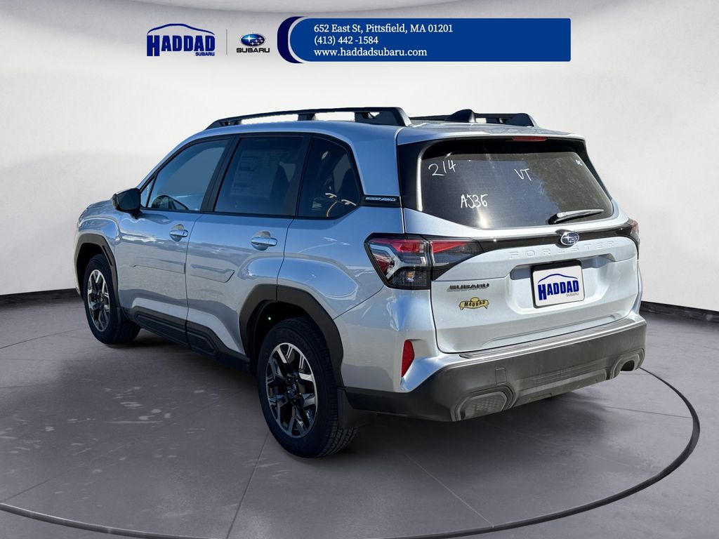 2025 Subaru Forester Premium photo 2