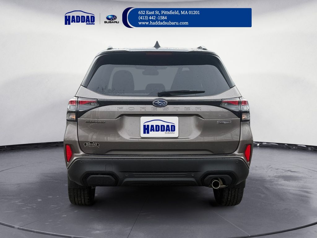 2025 Subaru Forester Touring photo 4