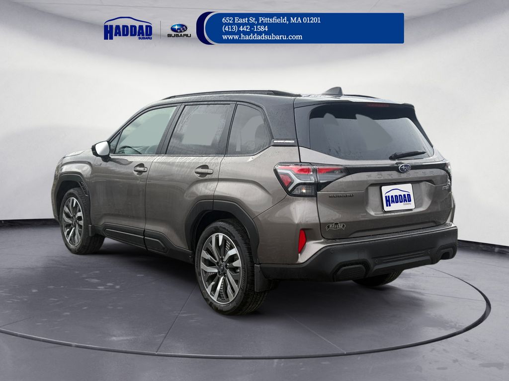 2025 Subaru Forester Touring photo 3