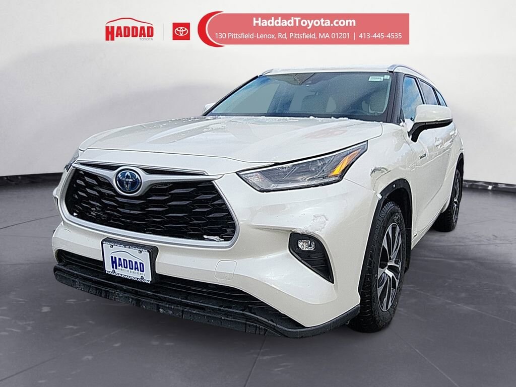 Used 2021 Toyota Highlander Hybrid XLE Sport Utility