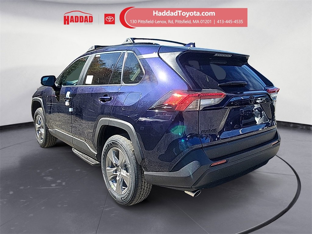 2025 Toyota RAV4 XLE photo 3