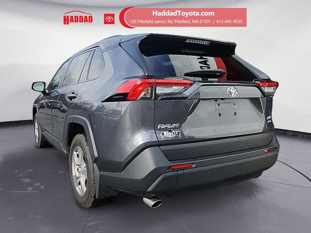 2024 Toyota RAV4 XLE photo 3