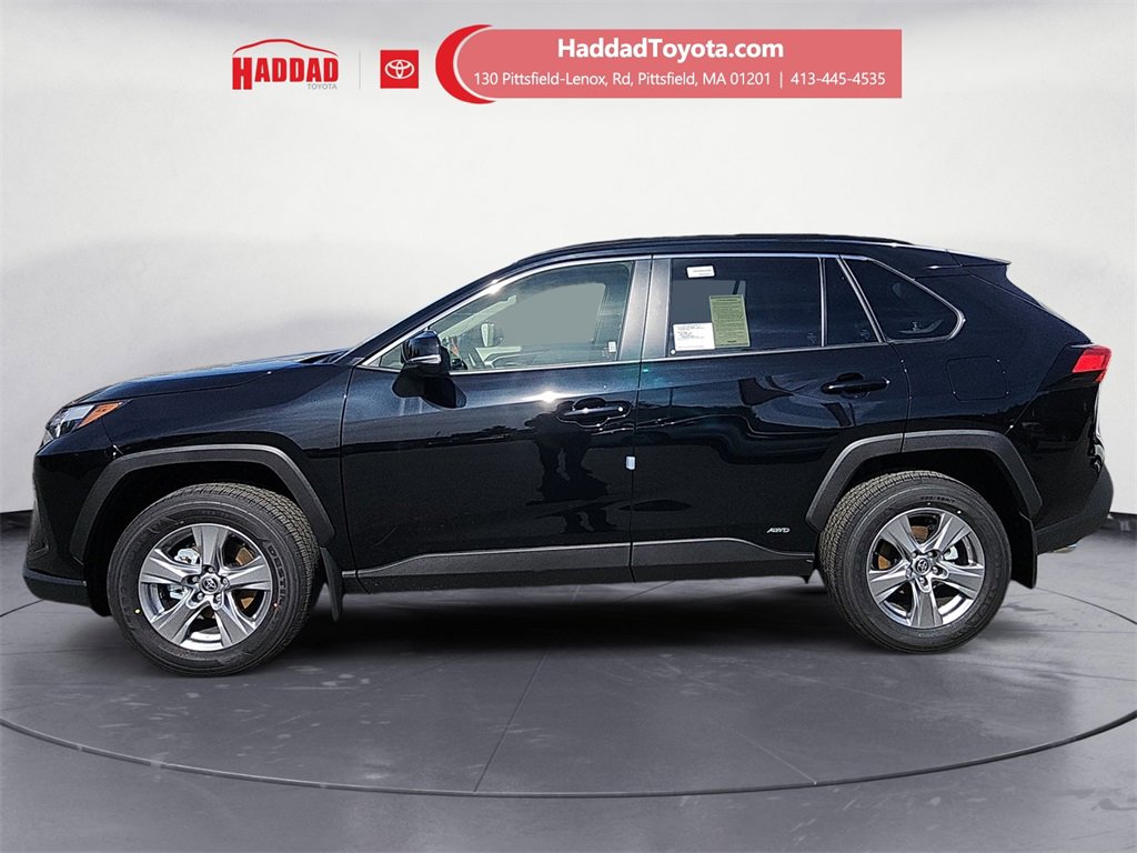 2025 Toyota RAV4 Hybrid XLE photo 2