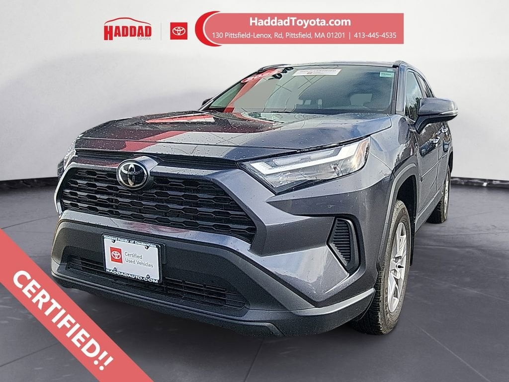 2024 Toyota RAV4 XLE's photo
