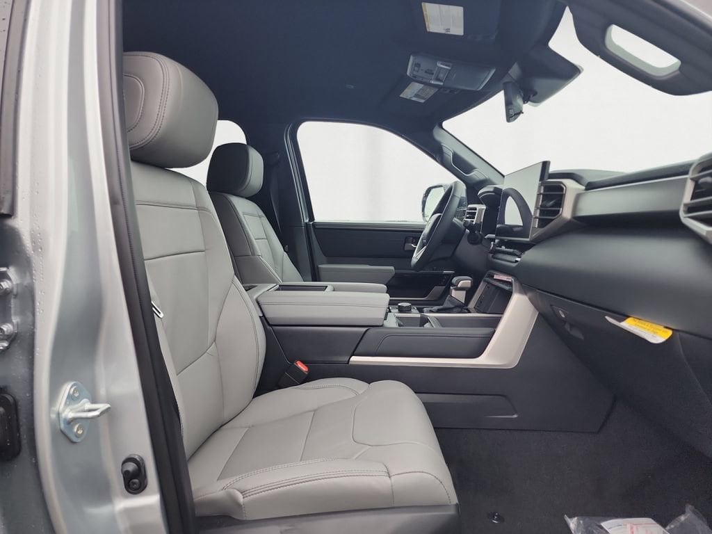 2026 Toyota Tundra Limited - Photo 11