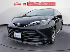 2025 Toyota Sienna LE Passenger Van