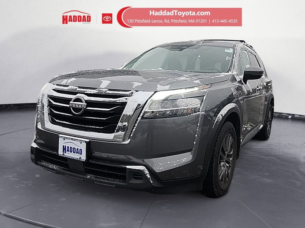 2022 Nissan Pathfinder SV's photo