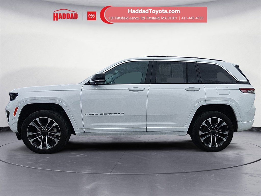 2023 Jeep Grand Cherokee Overland photo 2