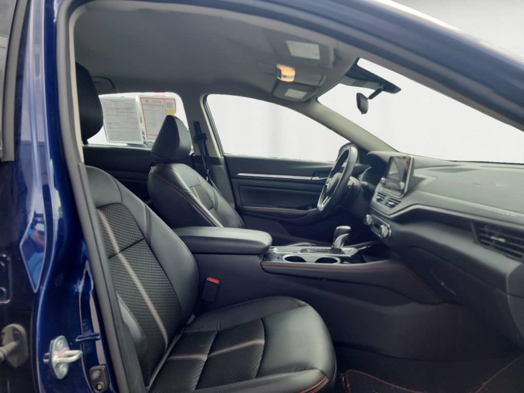 2024 Nissan Altima SR - Photo 16