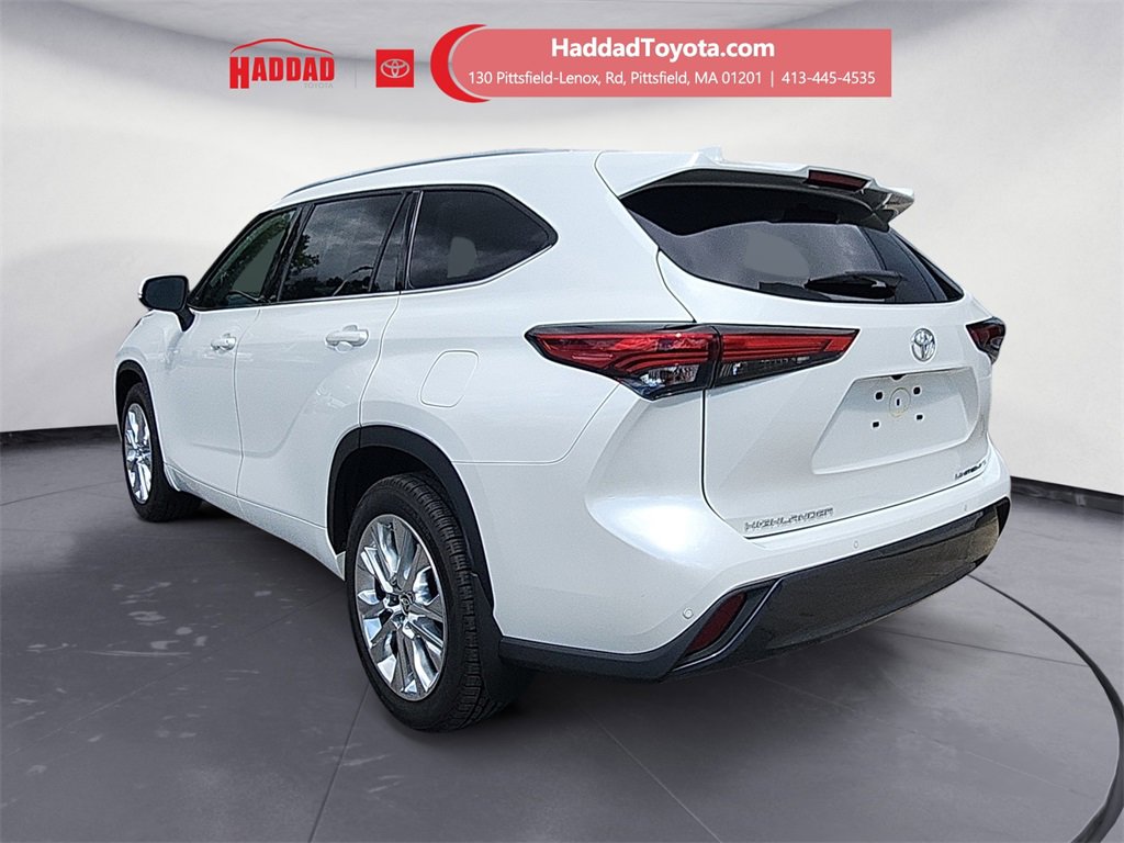 2022 Toyota Highlander Limited photo 3