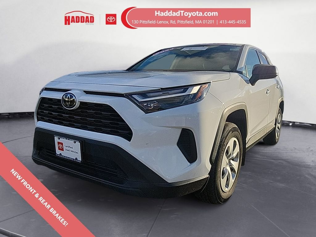 2023 Toyota RAV4 LE's photo