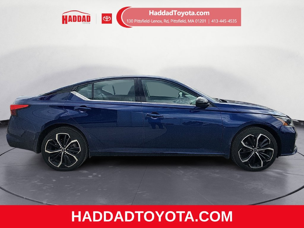 2024 Nissan Altima SR - Photo 6