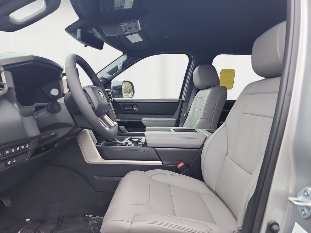 2026 Toyota Tundra Limited - Photo 9