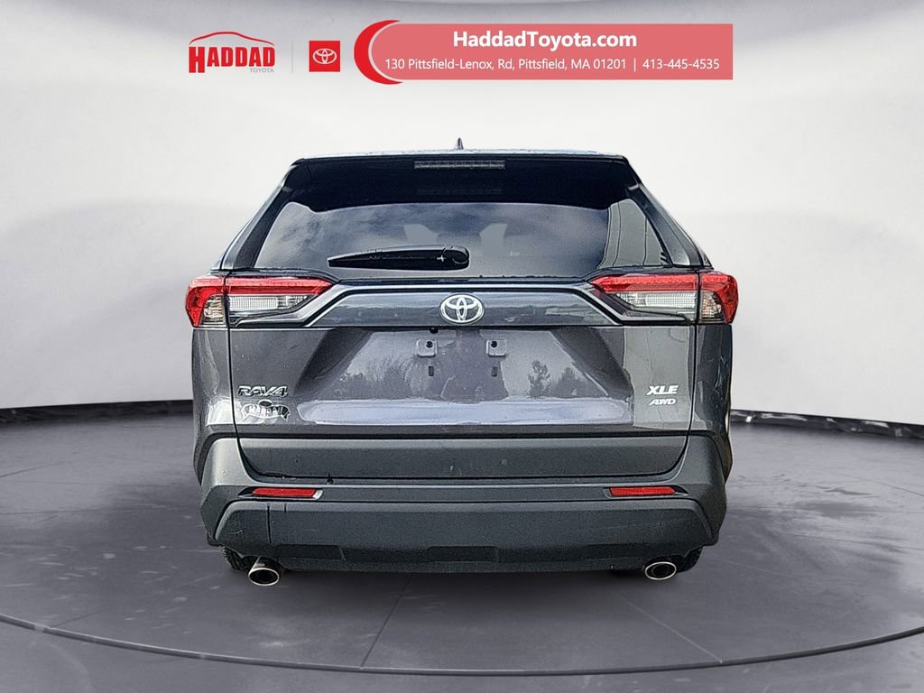 2024 Toyota RAV4 XLE photo 4