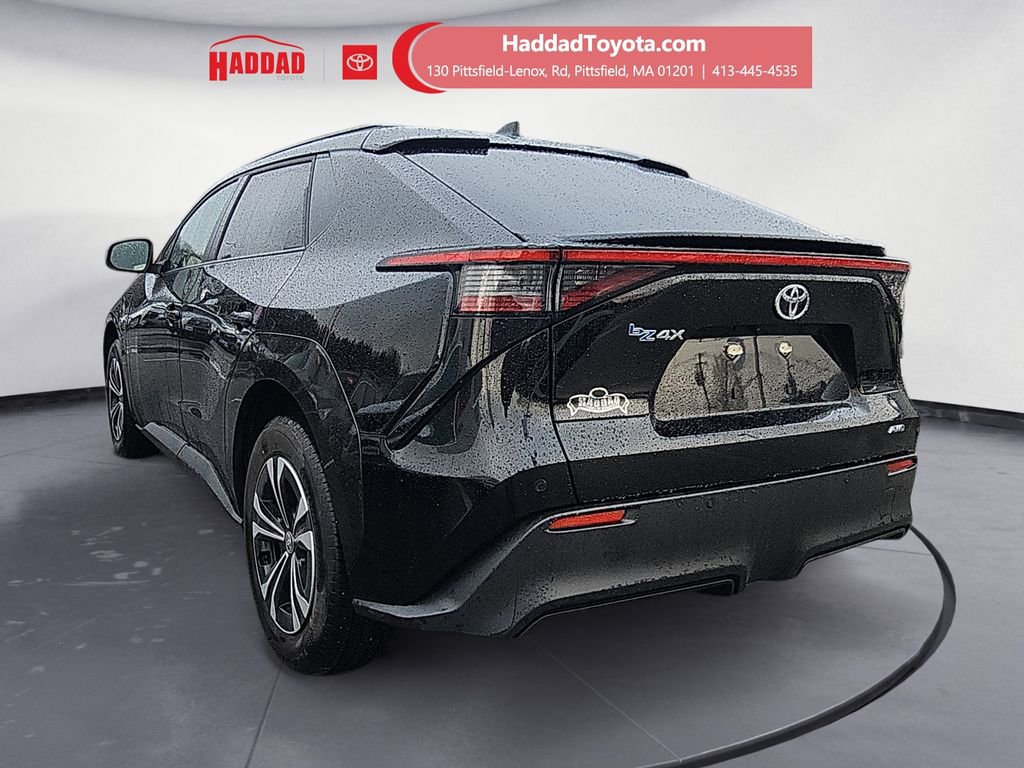 2023 Toyota bZ4X XLE photo 3