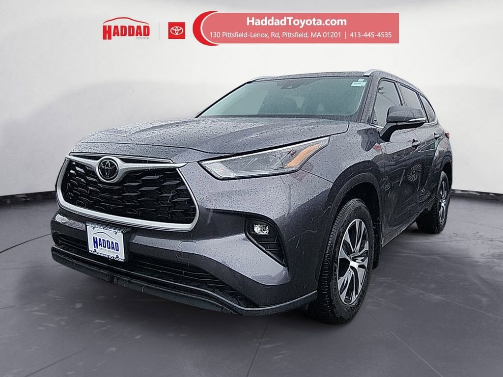 Used 2023 Toyota Highlander XLE Sport Utility