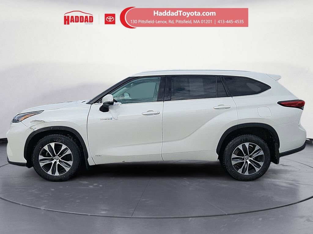Used 2021 Toyota Highlander Hybrid XLE Sport Utility