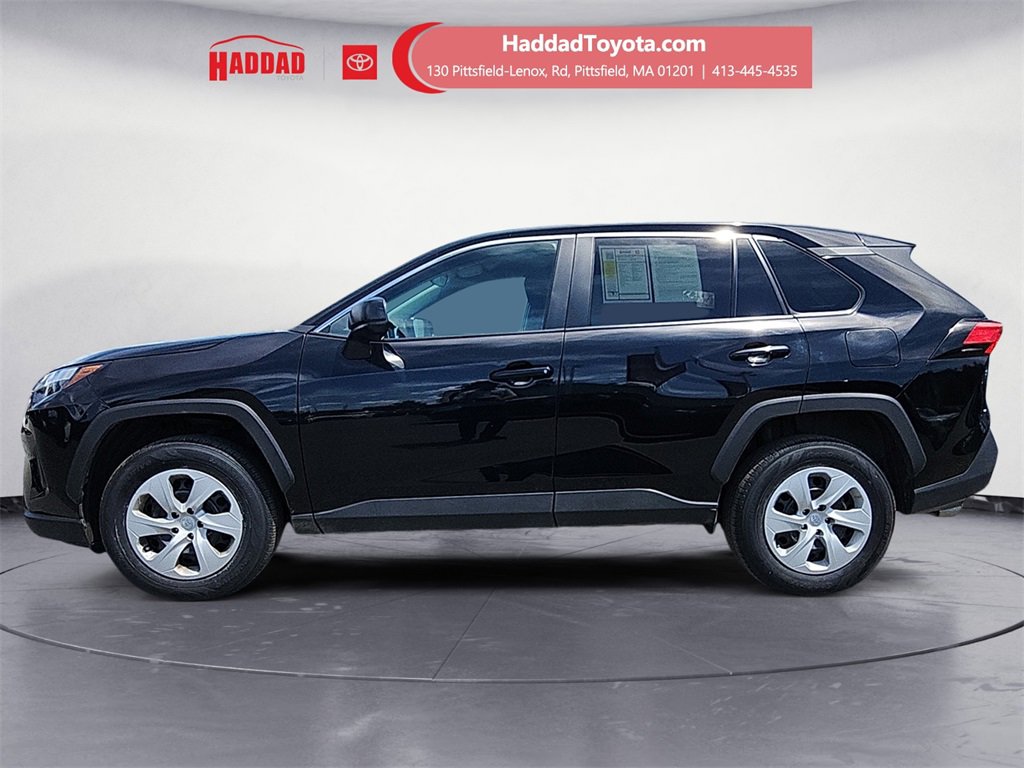2024 Toyota RAV4 LE photo 2