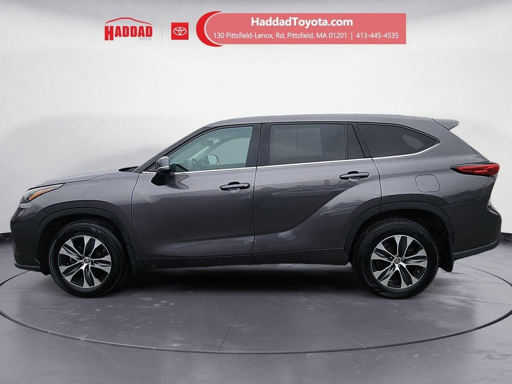 Used 2021 Toyota Highlander XLE Sport Utility