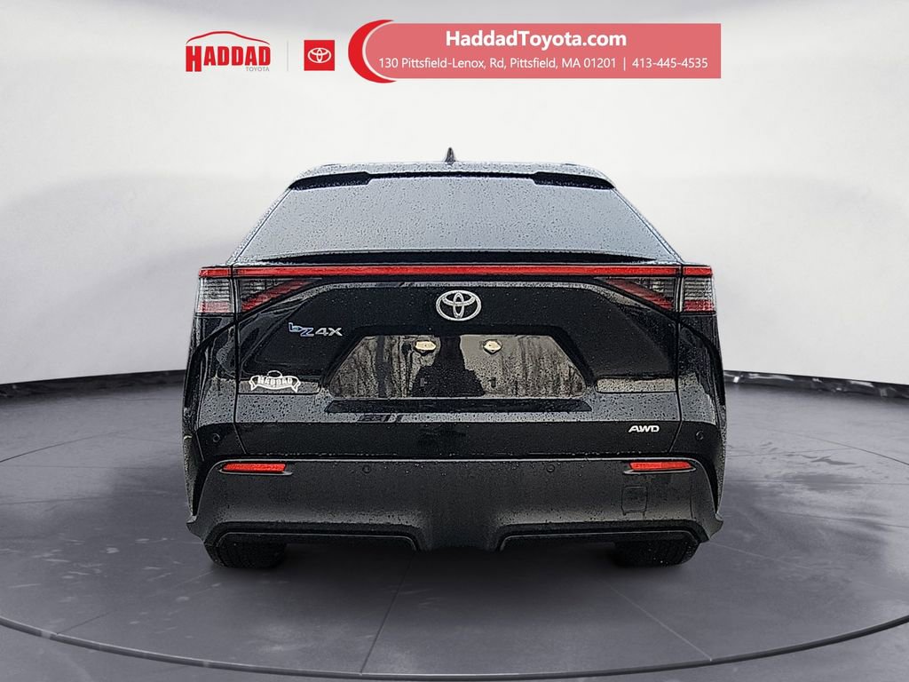 2023 Toyota bZ4X XLE photo 4
