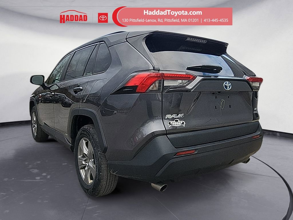 2022 Toyota RAV4 Hybrid LE photo 3