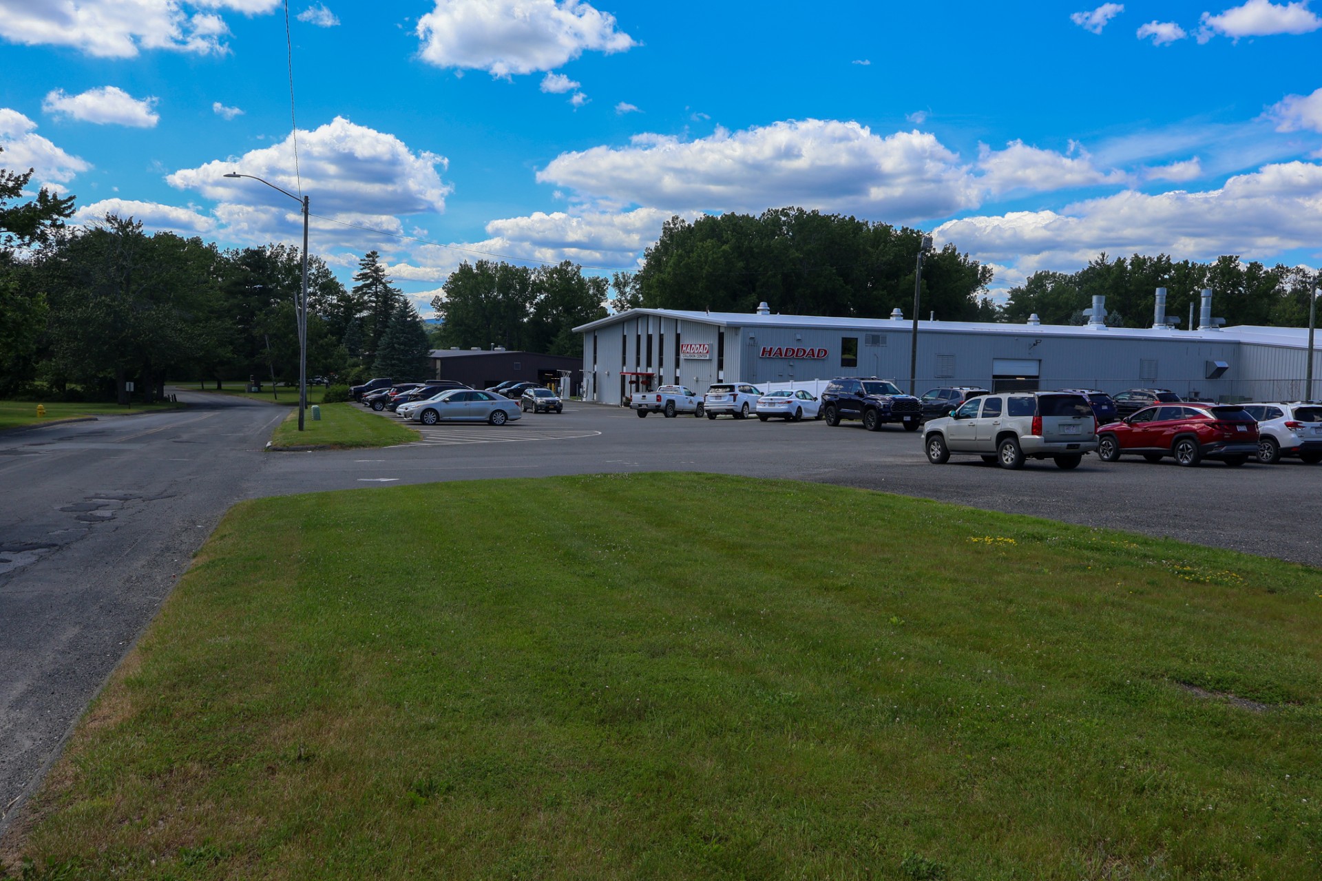 Exterior of Haddad Collision Center in Pittsfield Massachusetts