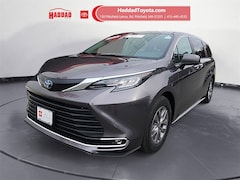 2023 Toyota Sienna XLE Passenger Van