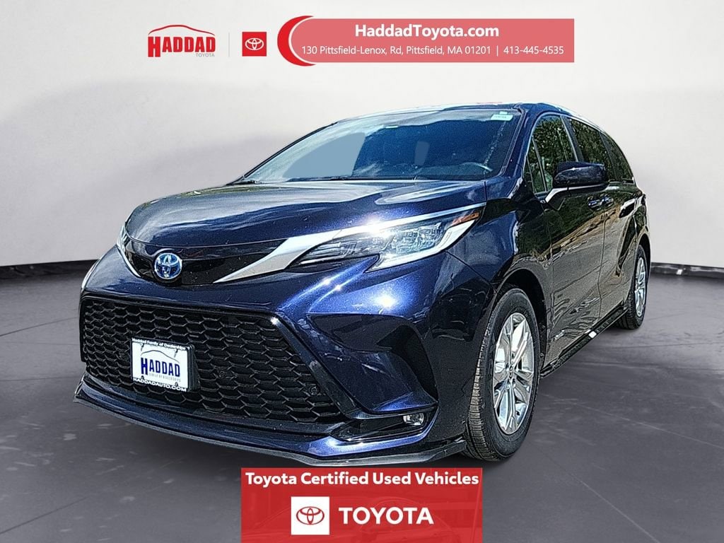 2021 Toyota Sienna XSE 7-Passenger Hybrid AWD's photo