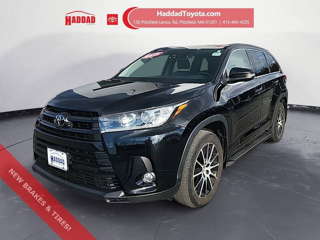 Used 2017 Toyota Highlander SE Sport Utility