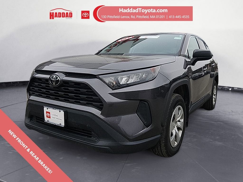 2022 Toyota RAV4 LE's photo