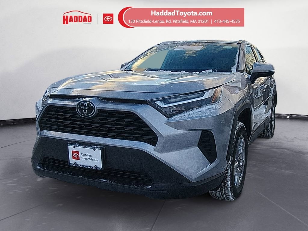 2025 Toyota RAV4 XLE's photo