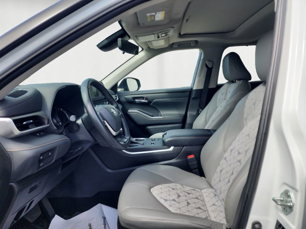 2023 Toyota Highlander Bronze Edition - Photo 10