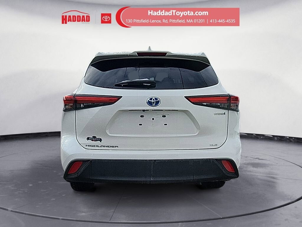 Used 2021 Toyota Highlander Hybrid XLE Sport Utility